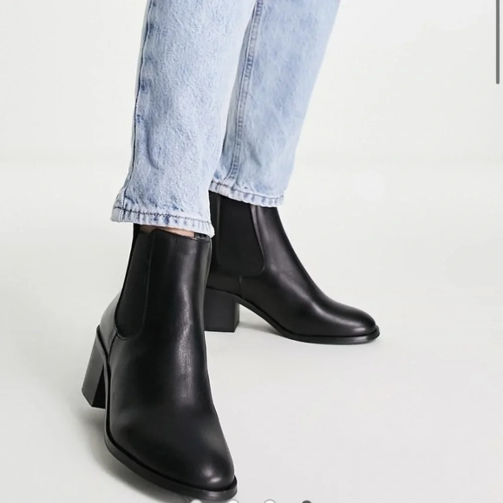 Asos Depp Block Heel Chelsea Boot‎ Leather size 7 Black